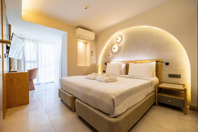ULTIMELE LOCURI ANTALYA, AVION DIN BUCURESTI, LA HOTEL VONRESORT GOLDEN BEACH 5*, LA TARIFUL DE 989 EURO/PERSOANA, UAI!