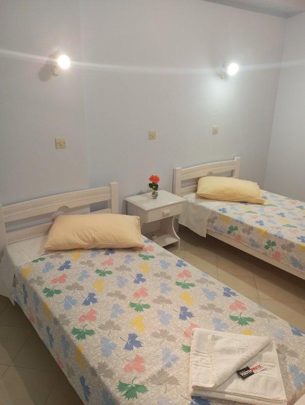ULTIMELE LOCURI INSULA LESBOS PLECARE 13 iunie din Bucuresti 