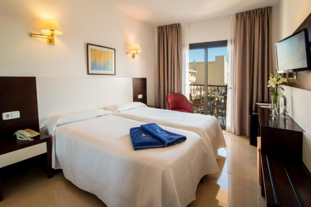 ULTRA LAST MINUTE PALMA DE MALLORCA 3*** AMOROS ZBOR DIRECT DIN OTOPENI CU TAXE INCLUSE