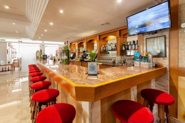 ULTRA LAST MINUTE PALMA DE MALLORCA 3*** AMOROS ZBOR DIRECT DIN OTOPENI CU TAXE INCLUSE