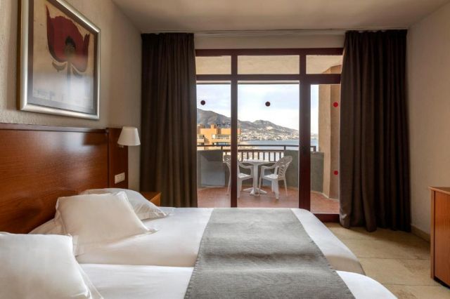 ULTRA LAST MINUTE MALAGA 7 NOPTI CAZARE DEMIPENSIUNE 4****LAS PALMERAS ZBOR DIN OTOPENI CU TAXE INCLUSE