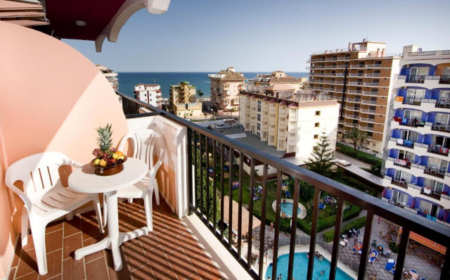 ULTRA LAST MINUTE MALAGA 7 NOPTI CAZARE DEMIPENSIUNE 4****LMONARCH FUENGIROLA ZBOR DIN OTOPENI CU TAXE INCLUSE