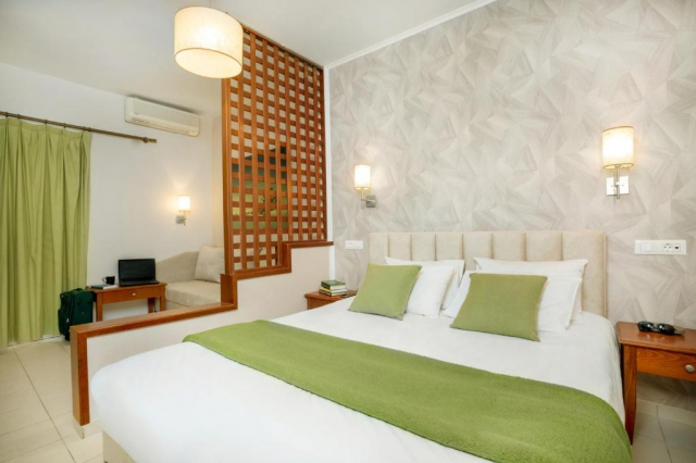 ULTIMELE LOCURI CRETA HERAKLION, AVION DIN TG-MURES, LA HOTEL PHILOXENIA 3*, LA TARIFUL DE 545 EURO/PERS, MIC DEJUN!