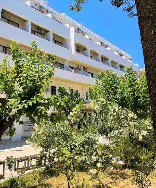 ULTIMELE LOCURI CRETA HERAKLION, AVION DIN TIMISOARA, LA HOTEL APOLLON 3*, LA TARIFUL DE 533 EURO/PERS, DEMIPENSIUNE!
