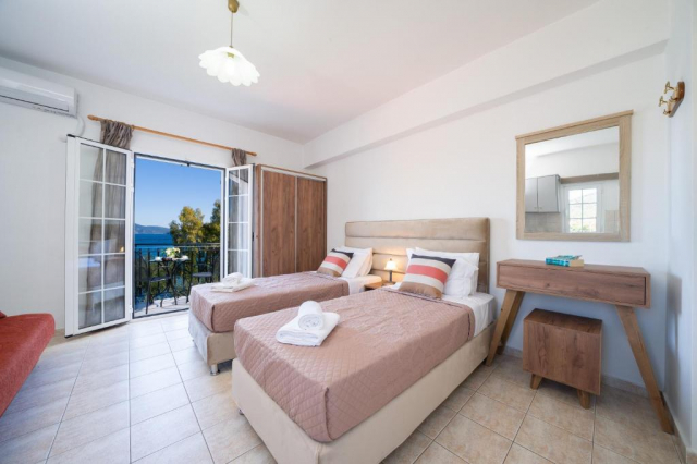 ULTIMELE LOCURI KEFALONIA, AVION DIN TIMISOARA, LA DIMITRIS STUDIOS 3*, LA TARIFUL DE 599 EURO/PERSOANA!