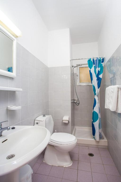 ULTIMELE LOCURI KEFALONIA, AVION DIN BUCURESTI, LA HOTEL IRINNA 3*, LA TARIFUL DE 448 EURO/PERSOANA, MIC DEJUN!