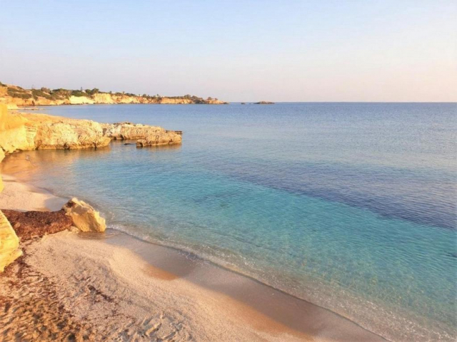 ULTRA LAST MINUTE INSULA CRETA 4**** SARADARI  BEACH HOTEL ZBOR CHARTER DIN OTOPENI  CU TAXE INCLUSE