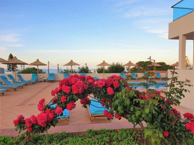 ULTRA LAST MINUTE INSULA CRETA 4**** SARADARI  BEACH HOTEL ZBOR CHARTER DIN OTOPENI  CU TAXE INCLUSE