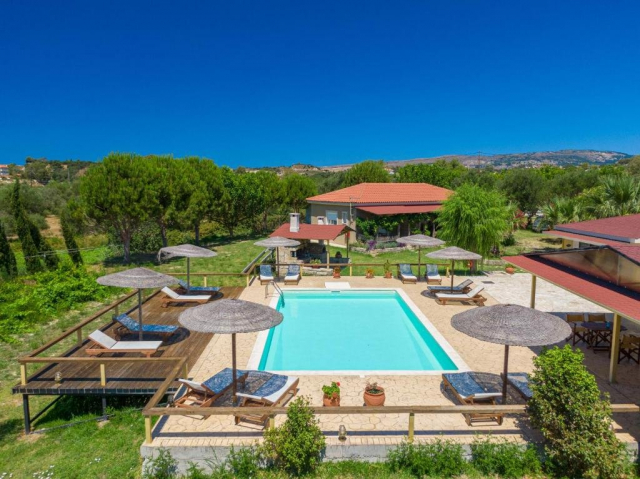 LAST MINUTE INSULA KEALONIA doar 305 euro / persoana / mic dejun / transport avion / plecare 07.06.2026