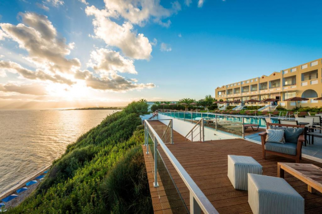 15.06 PELOPONES, NIFOREIKA Hotel 3*, avion , 7 nopti, pret/ persoana =702Eur
