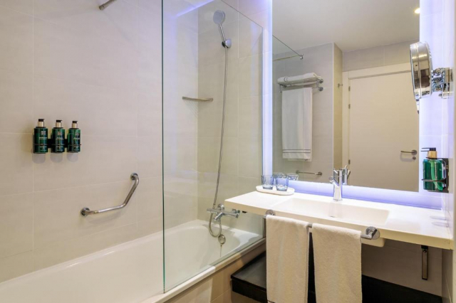 ULTRA LAST MINUTE PE PLAJA BENIDORM 4**** MELIA ALICANTE  DEMIPENSIUNE ZBOR DIN OTOPENI CU TAXE INCLUSE