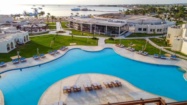 Sejur in Hurghada: 850 euro cazare 7 nopti cu Ultra All inclusive+ transport avion+ toate taxele 