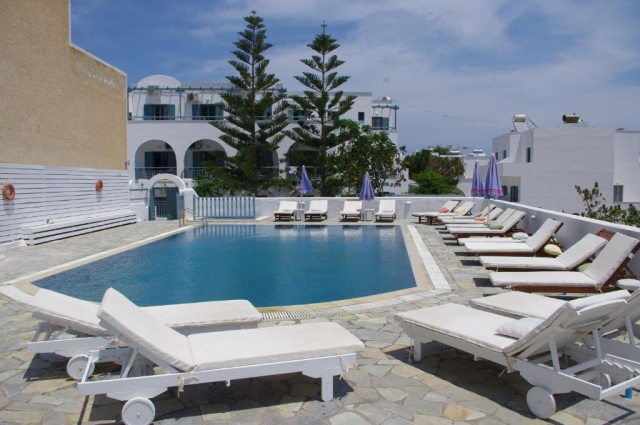 LAST MINUTE INSULA SANTORINI doar 539 euro / persoana / mic dejun / transport avion  plecare 26.06.2026 