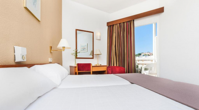 Sejur in Mallorca: 499 euro cazare 7 nopti cu demi pensiune+ transport avion+ toate taxele 