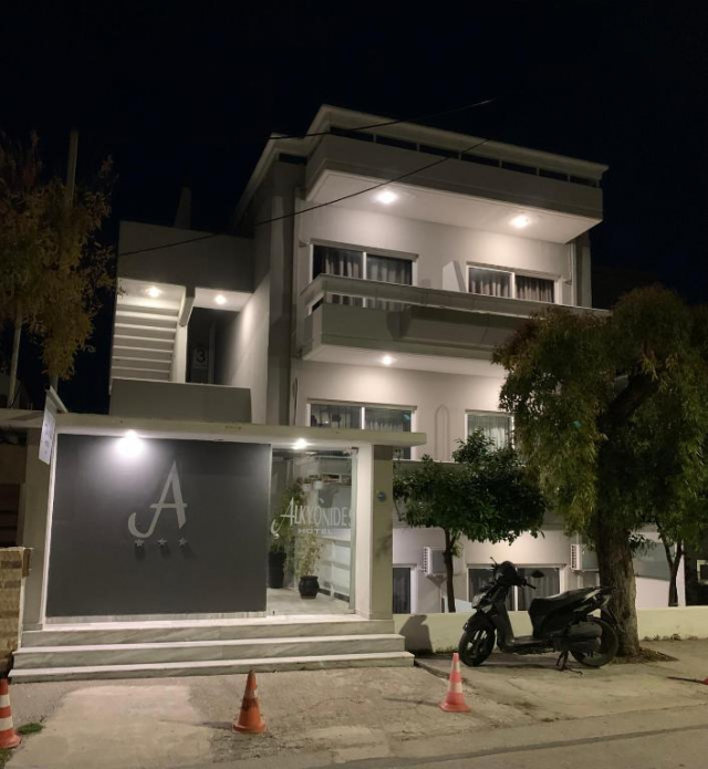 Sejur in Rhodos: 305 euro cazare 7 nopti cu mic dejun+ transport avion+ toate taxele