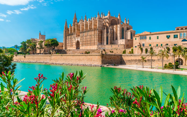Vacanta de vara la plaja in Mallorca la doar 915 euro,avion din Bucuresti! HOTEL FERGUS CLUB EUROPA