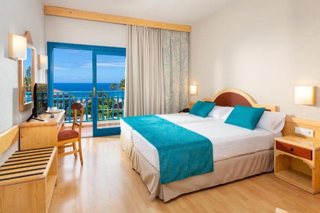 ULTIMELE LOCURI TENERIFE O7 TENERIFE  4**** DEMIPENSIUNE ZBOR DIRECT DIN OTOPENI CU TAXE INCLUSE