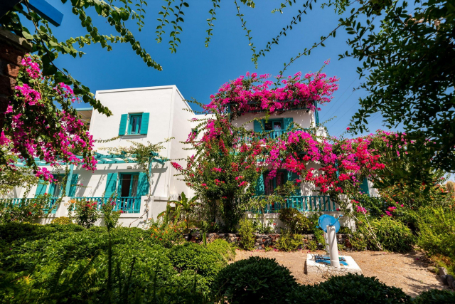LAST MINUTE SANTORINI 24.06- Andreas Hotel 3*- 448 eur /persoana/ sejur 7 nopti cu mic dejun