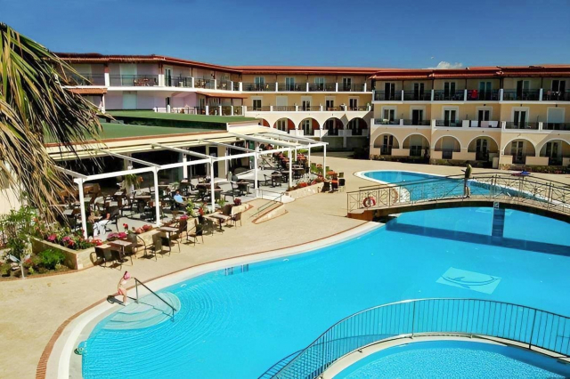 18.07 Last minute Zakinthos cu zbor direct din Bucuretsi , 7 nopti = 375 € , taxe incluse