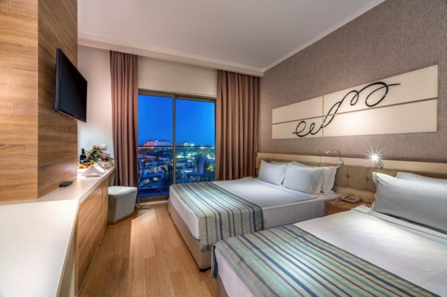 ULTIMELE LOCURI ANTALYA, AVION DIN TG-MURES, LA HOTEL ORFEUS QUEEN 4*, LA TARIFUL DE 680 EURO/PERSOANA, AI!