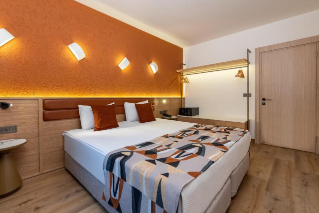ULTIMELE LOCURI ANTALYA, AVION DIN BUCURESTI, LA HOTEL VILLA SUNFLOWER 4*, LA TARIFUL DE 635 EURO/PERSOANA, AI!