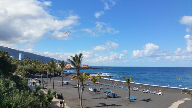 ULTIMELE LOCURI TENERIFE 3*** TROPICAL HOTEL 7 NOPTI ZBOR CHARTER DIN OTOPENI  CU TAXE INCLUSE