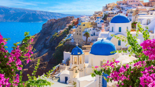 5 NOPTI IN SANTORINI CU ZBOR DIN BUCURESTI ✈️