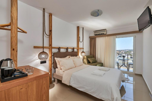 Sejur in Creta: 625 euro cazare 7 nopti cu All inclusive+ transport avion+ toate taxele