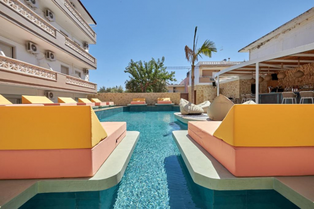 Sejur in Creta: 625 euro cazare 7 nopti cu All inclusive+ transport avion+ toate taxele