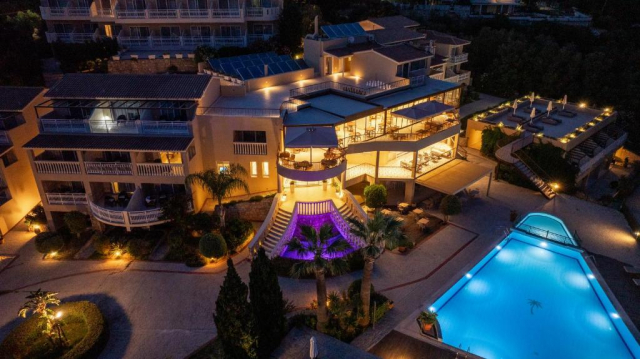 Sejur in Zakynthos: 590 euro cazare 7 nopti cu All inclusive+ transport avion+ toate taxele