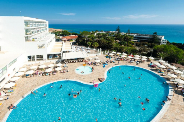 Sejur in Ayia Napa /Cipru:775 euro cazare 7 nopti cu All inclusive+ transport avion+ toate taxele 
