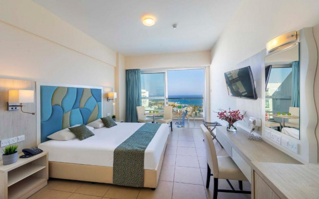 Sejur in Ayia Napa /Cipru:775 euro cazare 7 nopti cu All inclusive+ transport avion+ toate taxele 