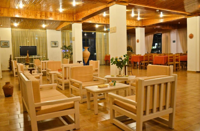 ULTIMELE LOCURI CRETA HERAKLION, AVION DIN BUCURESTI, LA HOTEL NIKO ELEN STALIS 3*, LA TARIFUL DE 589 EURO/PERS, DEMIPENSIUNE!