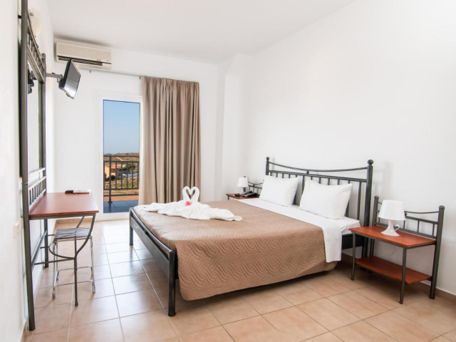 ULTIMELE LOCURI CRETA HERAKLION, AVION DIN BUCURESTI, LA HOTEL CHRISSYS PARADISE  3*, LA TARIFUL DE 589 EURO/PERSOANA, AI!