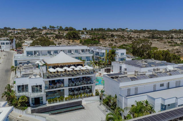 Sejur in Ayia Napa /Cipru:675 euro cazare 7 nopti cu demipensiune+ transport avion+ toate taxele