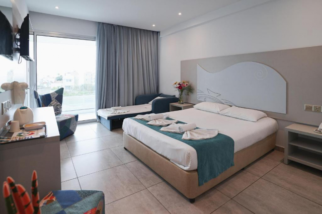 ULTRA LAST MINUTE LA PLAJA IN CIPRU NICHOLAS COLOR 4**** ZBOR CHARTER DIN TIMISOARA CU TAXE INCLUSE