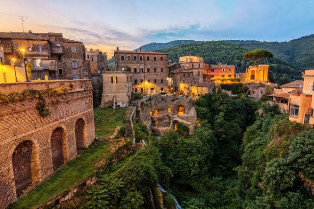 ITALIA D''AMORE, AUTOCAR DIN BUCURESTI SI ALTE ORASE, LA HOTEL DE 4*, LA TARIFUL DE 915 EURO/PERSOANA, MIC DEJUN!