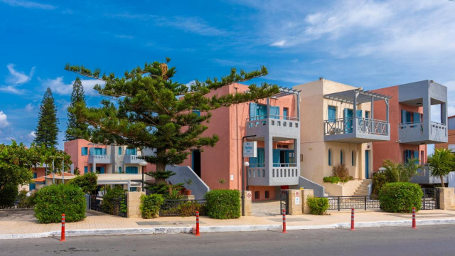ULTIMLE LOCURI CRETA HERAKLION, AVION DIN BUCURESTI, LA HOTEL MARILISA 3*, LA TARIFUL DE 599 EURO/PERSOANA, DEMIPENSIUNE!