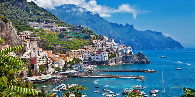 CITY BREAK PE COASTA AMALFITANA + EXCURSIE DE O ZI PE INSULA CAPRI (CC)