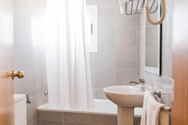ULTRA LAST MINUTE PALMA DE MALLORCA GOLF BEACH  ZBOR DIRECT DIN OTOPENI CU TAXE INCLUSE