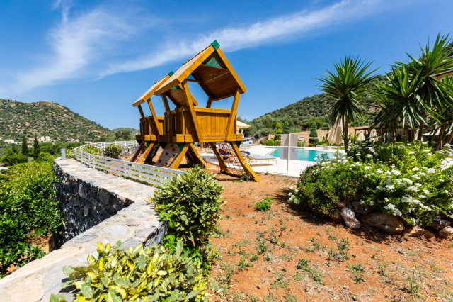 Sejur in Creta: 675 euro cazare 7 nopti cu All inclusive+ transport avion+ toate taxele