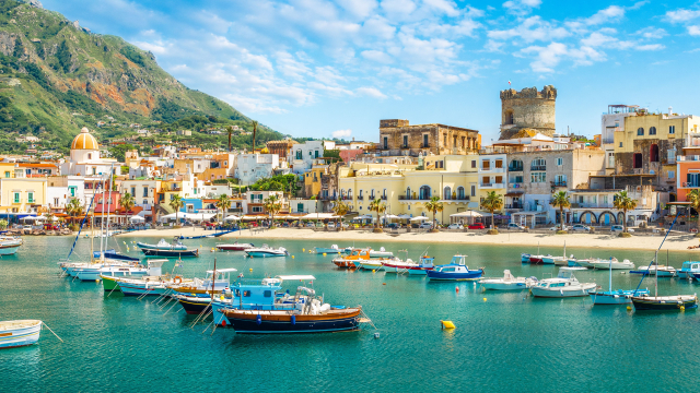 Sejur la plaja in Ischia la doar 684 euro,avion din Bucuresti!!!Terme Park Imperial 4*