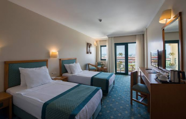 SIDE SUPER DEAL MIRAMARE  QUEEN  5* ALL INCLUSIVE PLECARE IN 11 IULIE PRET 1183 EURO