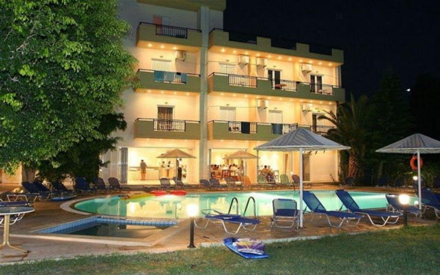25.07 Zbor Bucuresti, Grecia - CRETA, Amoudara  Hotel Castro 460 EURO, 7 nopti cu mic dejun, taxe aeroport transfer incluse