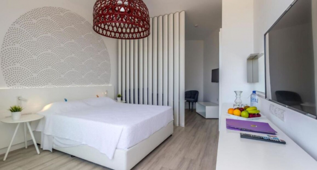 CIPRU 692 EURO / PERS PLECARE DIN BUCURESTI ,AVION INCLUS 09.09  Margadina Lounge Hotel  , mic dejun 