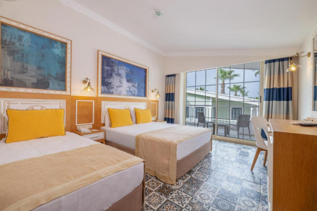 ULTIMELE LOCURI ANTALYA, AVION DIN  BUCURESTI, LA HOTEL CRYSTAL CLUB WORLD OF COLOURS 5*, LA TARIFUL DE 830 EURO/PERSOANA, UAI!