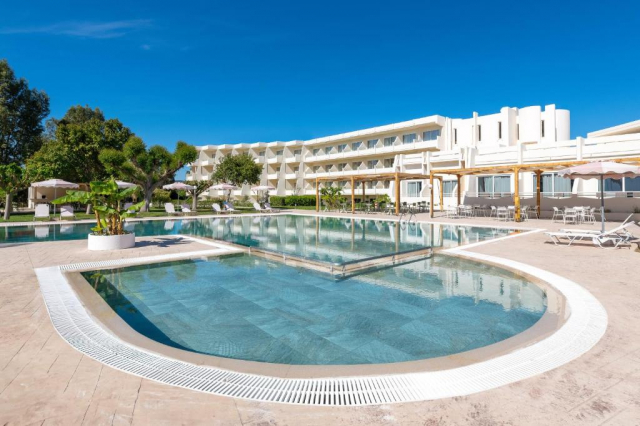 ULTIMELE LOCURI RODOS, AVION DIN BUCURESTI, LA HOTEL AFANDOU BAY VILLAGE 4*, LA TARIFUL DE 735 EURO/PERSOANA, ALL INCLUSIVE!