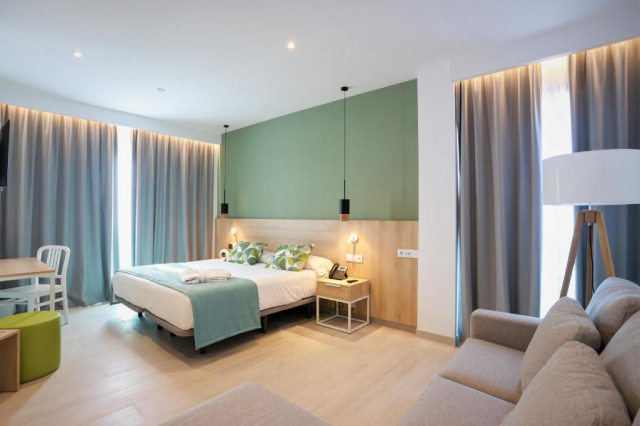 ULTRA LAST MINUTE PALMA 4**** ANIRAM ZBOR CHARTER DIN OTOPENI CU TAXE INCLUSE