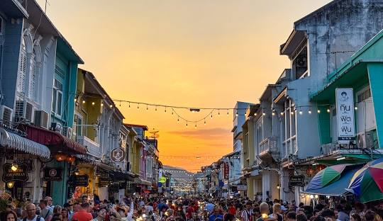 SEJUR COMBO BANKOK&amp;KHAOLAK, AVION DIN BUCURESTI, LA HOTEL DE 4*, LA TARIFUL DE 2010 EURO/PERSOANA, MIC DEJUN!