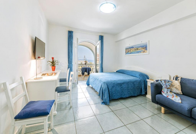 ULTIMELE LOCURI ISCHIA, AVION DIN BUCURESTI, LA HOTEL GALIDON 4*, LA TARIFUL DE 679 EURO/PERS, ALL INCLUSIVE!